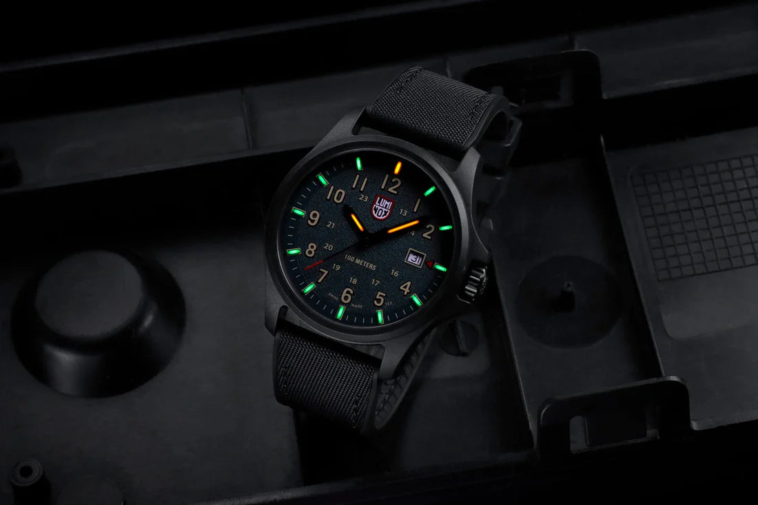 Luminox: XL.1977