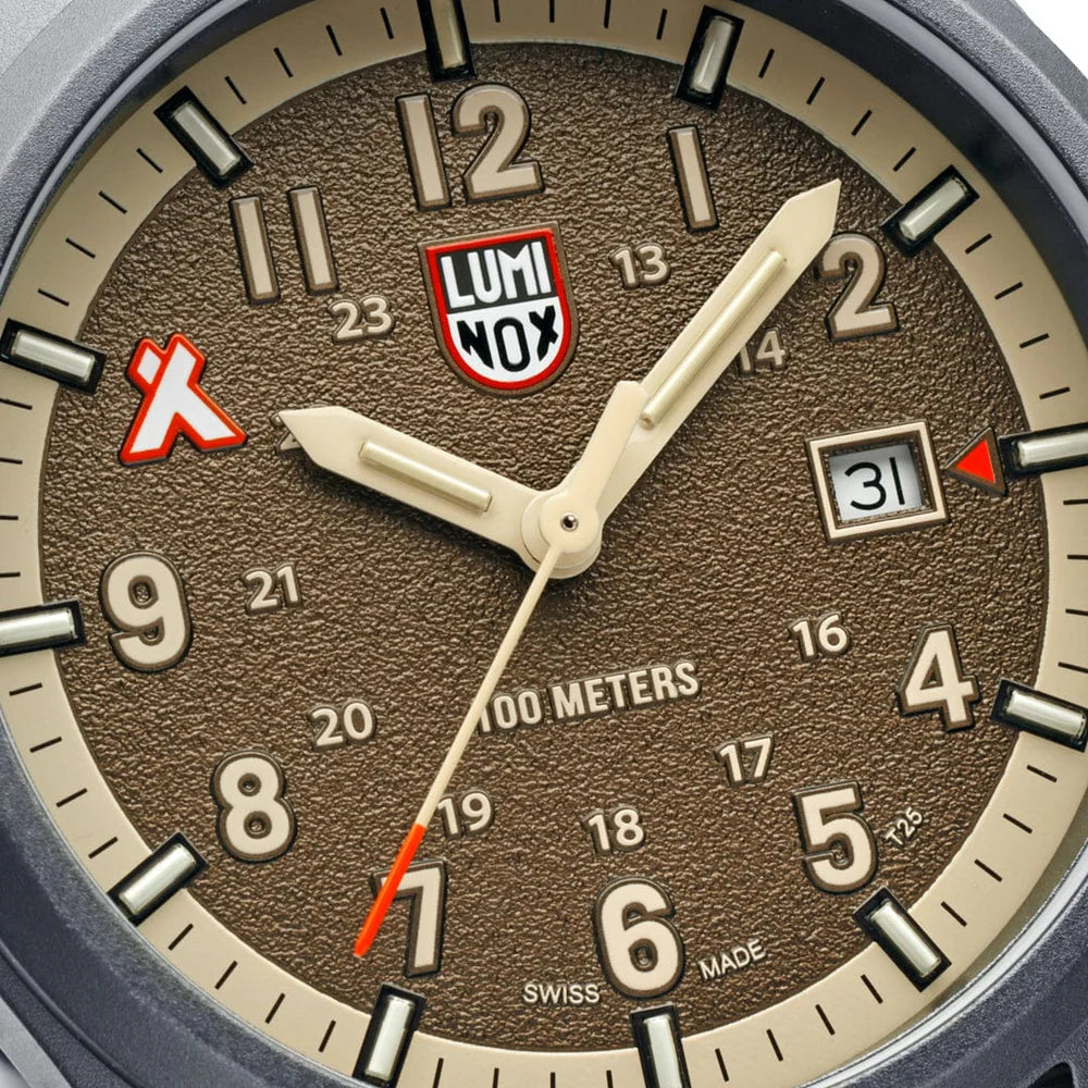 Luminox: XB.3716
