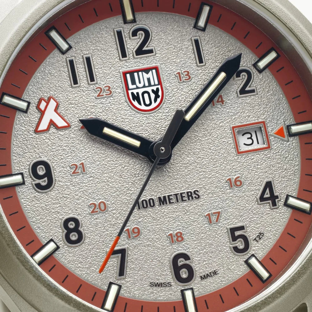 Luminox: XB.3717